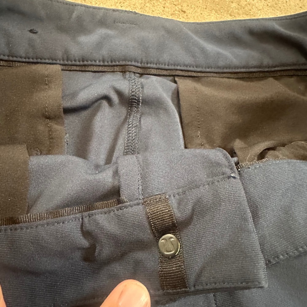 Lululemon Commission Pant Classic Mens 33x33 Navy Blue Warpstreme Chino LM5AFET - Picture 3 of 8